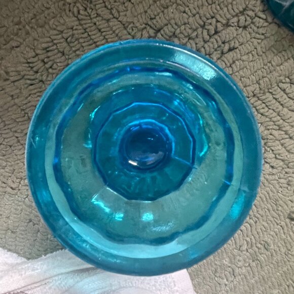 Vintage 2 Piece Tiara Strawberry And Cable Blue Glass Candy Dish W/ Lid - Picture 4 of 9